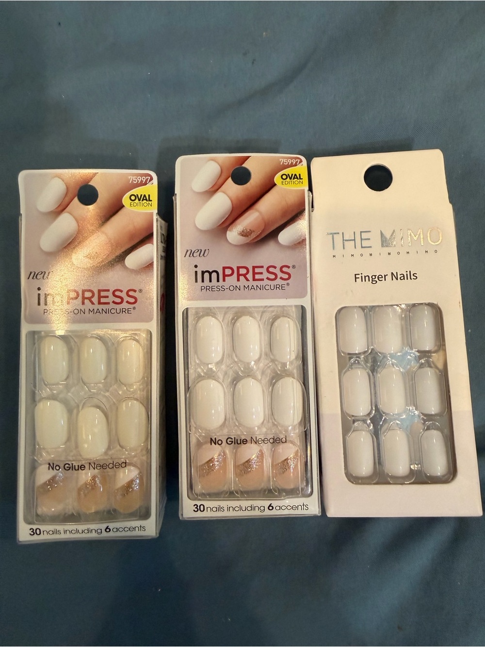 imPRESS White Press-On Nails with Gold Accent Ovals